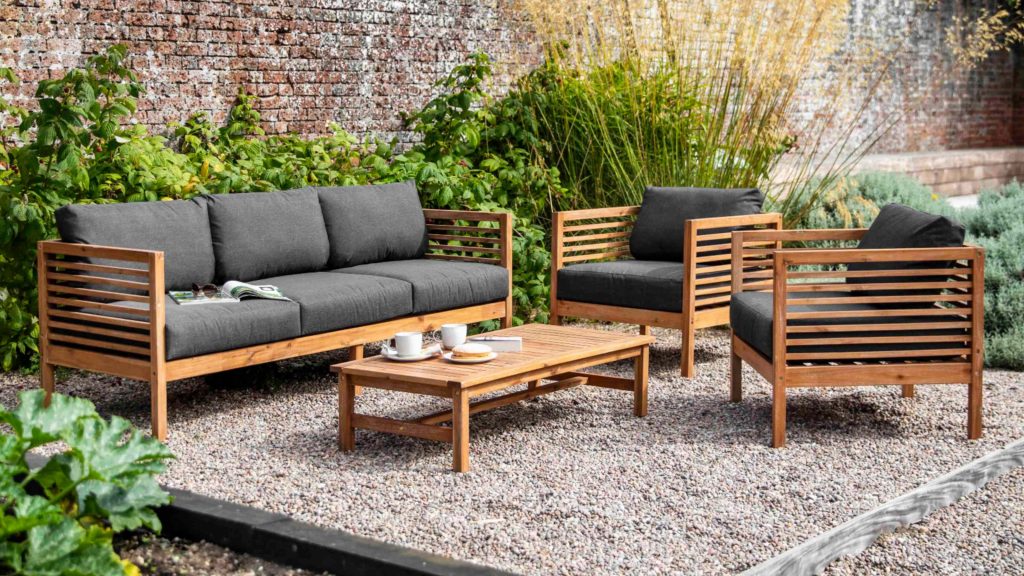 How to Protect Outdoor Wood Furniture