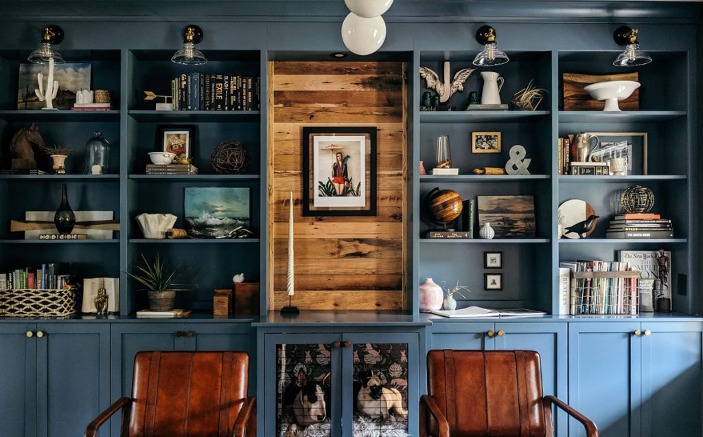 Bookshelf decor with different elements