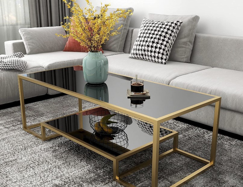 How to decorate a glass coffee table based on the style